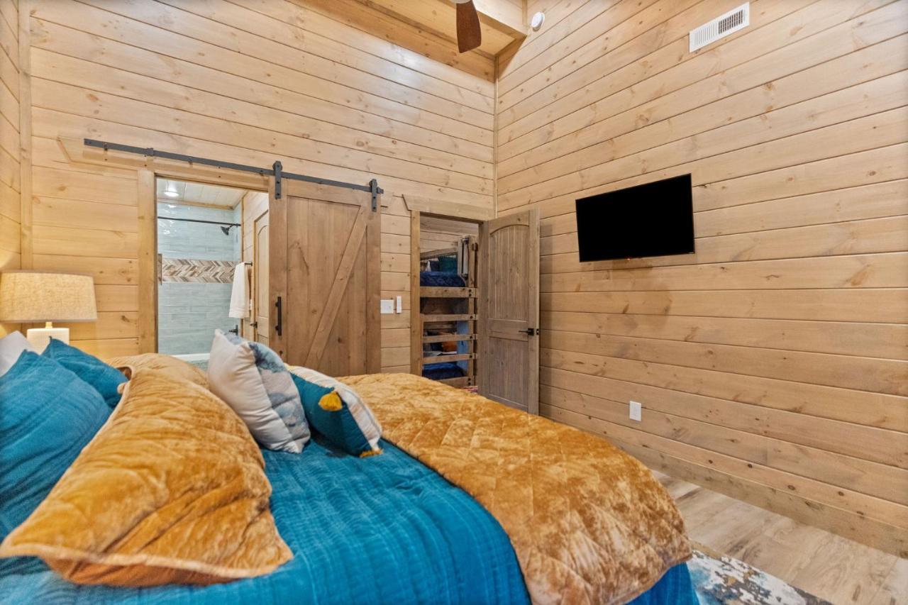 Villa Mins To Gburg Sleeps 8 Hot Tub Arcade Area Pool à Gatlinburg Extérieur photo