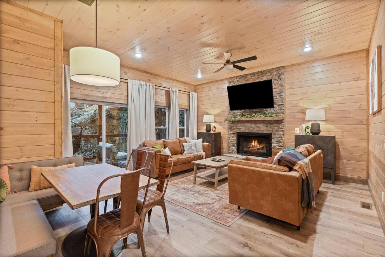 Villa Mins To Gburg Sleeps 8 Hot Tub Arcade Area Pool à Gatlinburg Extérieur photo